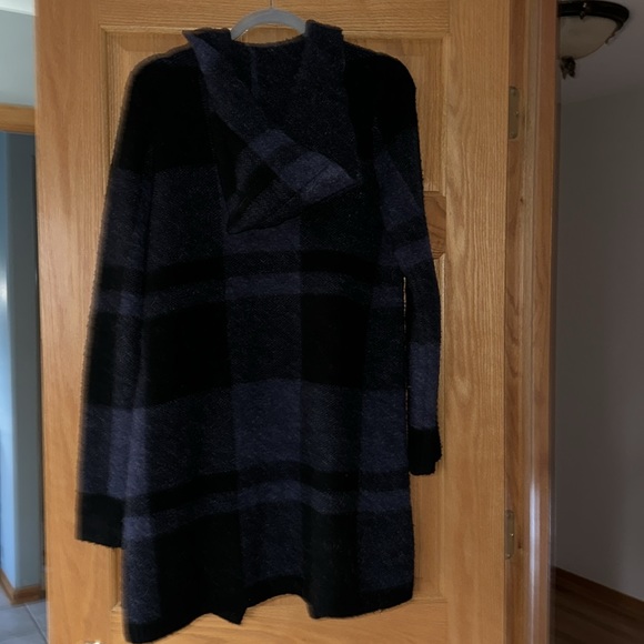 Black and blue sweater coat with hood - Picture 2 of 7